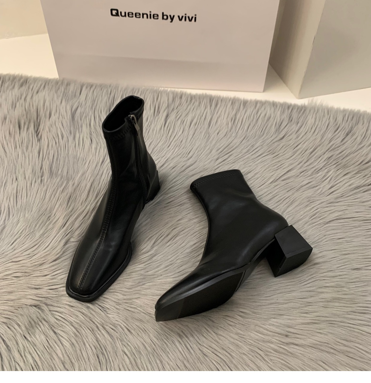 Casava ParisSquare Mid-Heel Ankle Boots