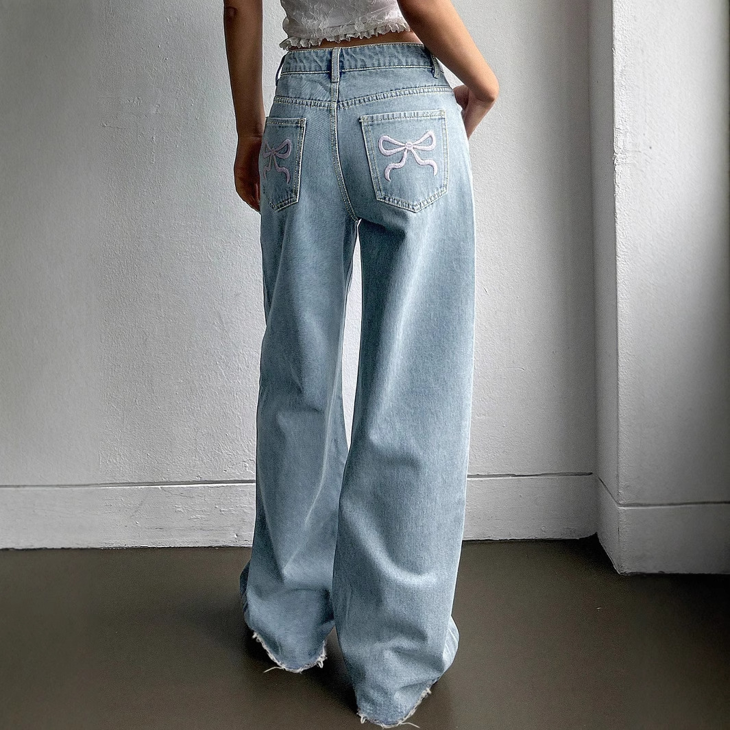 Casava Jeans With Embroidered Butterfly Knot