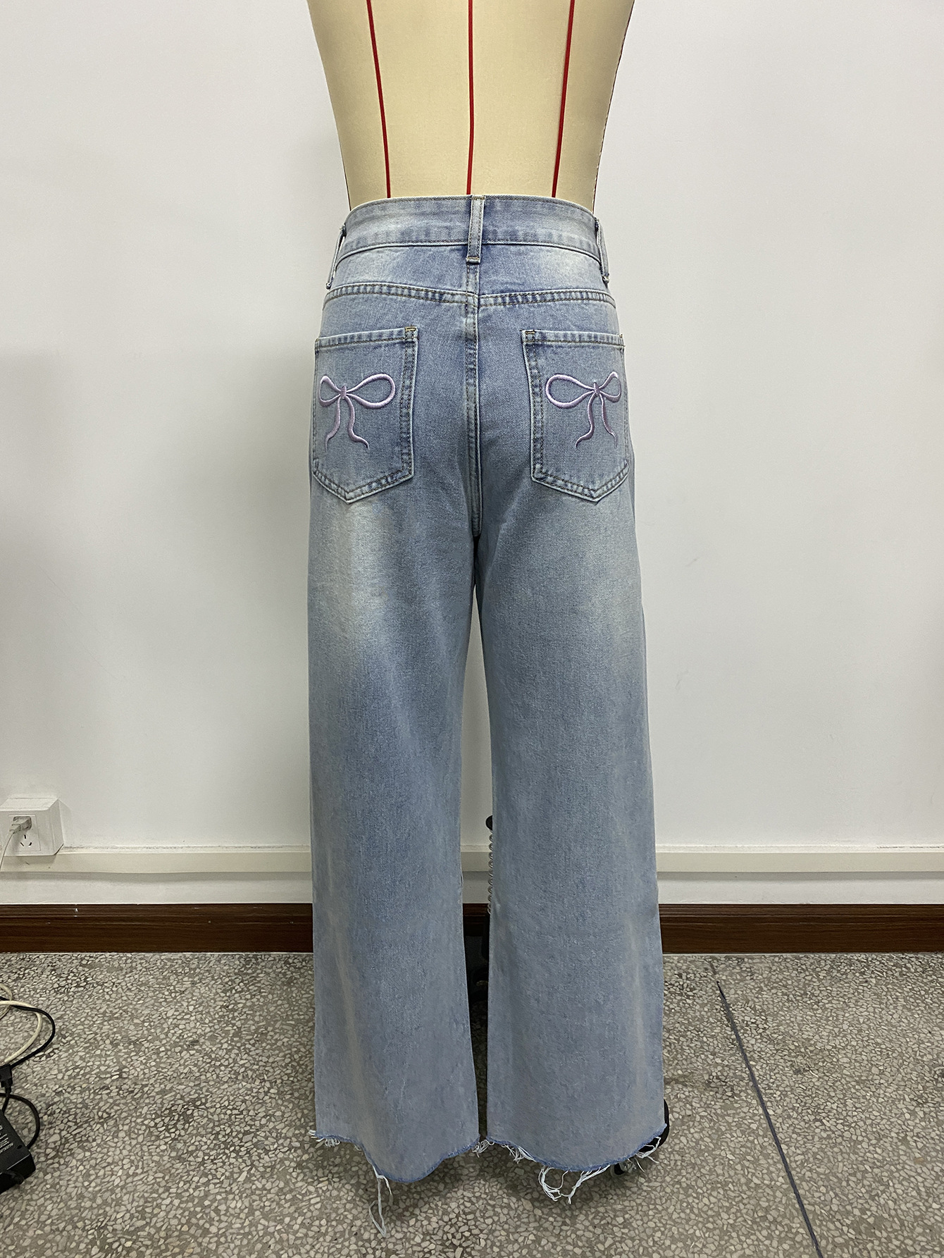 Casava Jeans With Embroidered Butterfly Knot