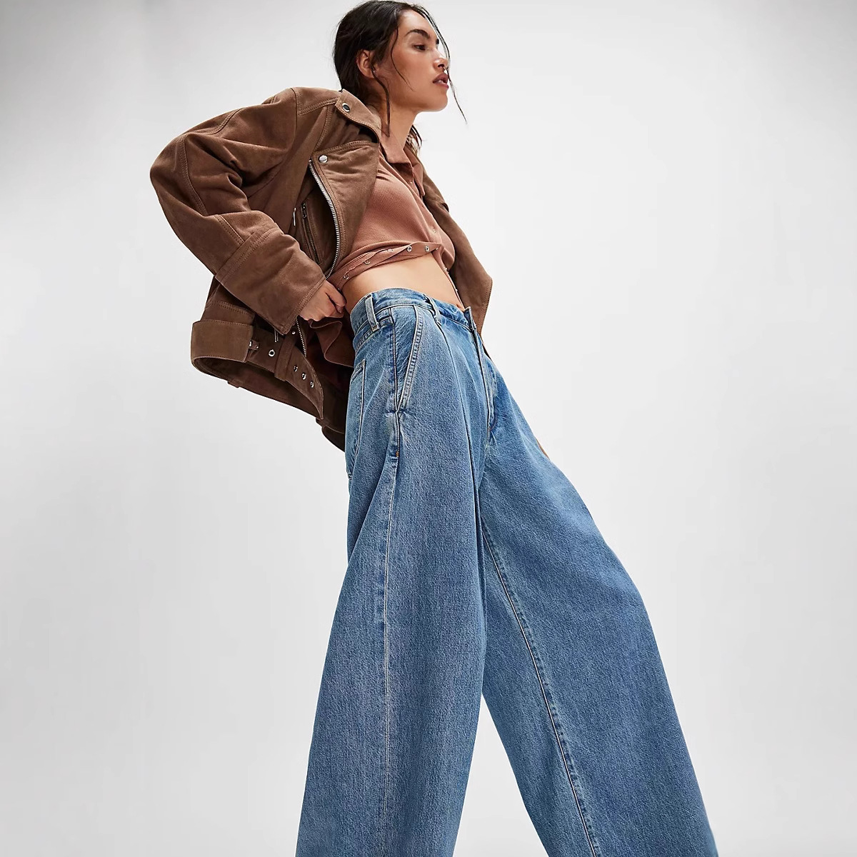 Women's Straight Leg Jeans With Mid Waist In Elegant Commuter Style