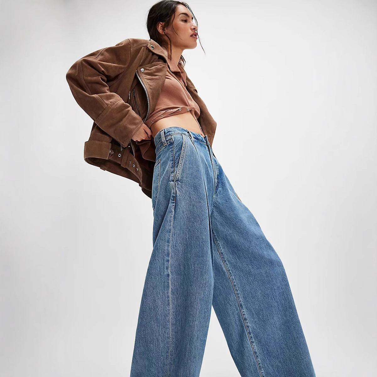 Women's Straight Leg Jeans With Mid Waist In Elegant Commuter Style