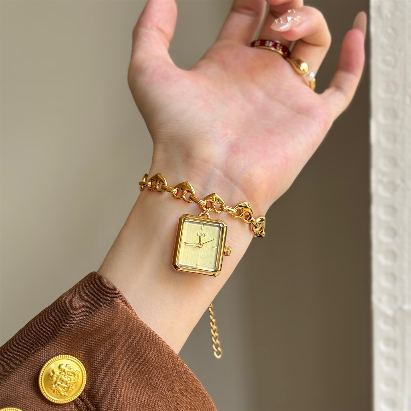 Fashionable Square Lock Chain Watch
