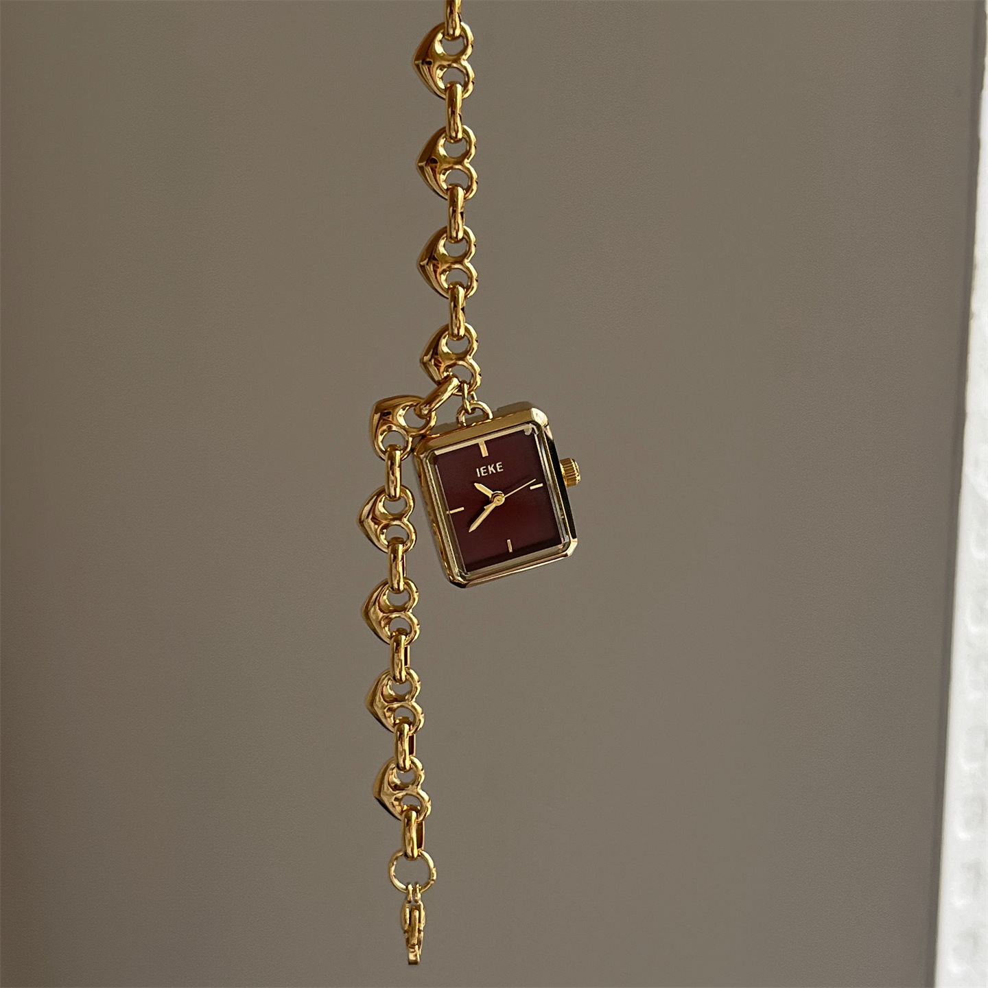 Fashionable Square Lock Chain Watch