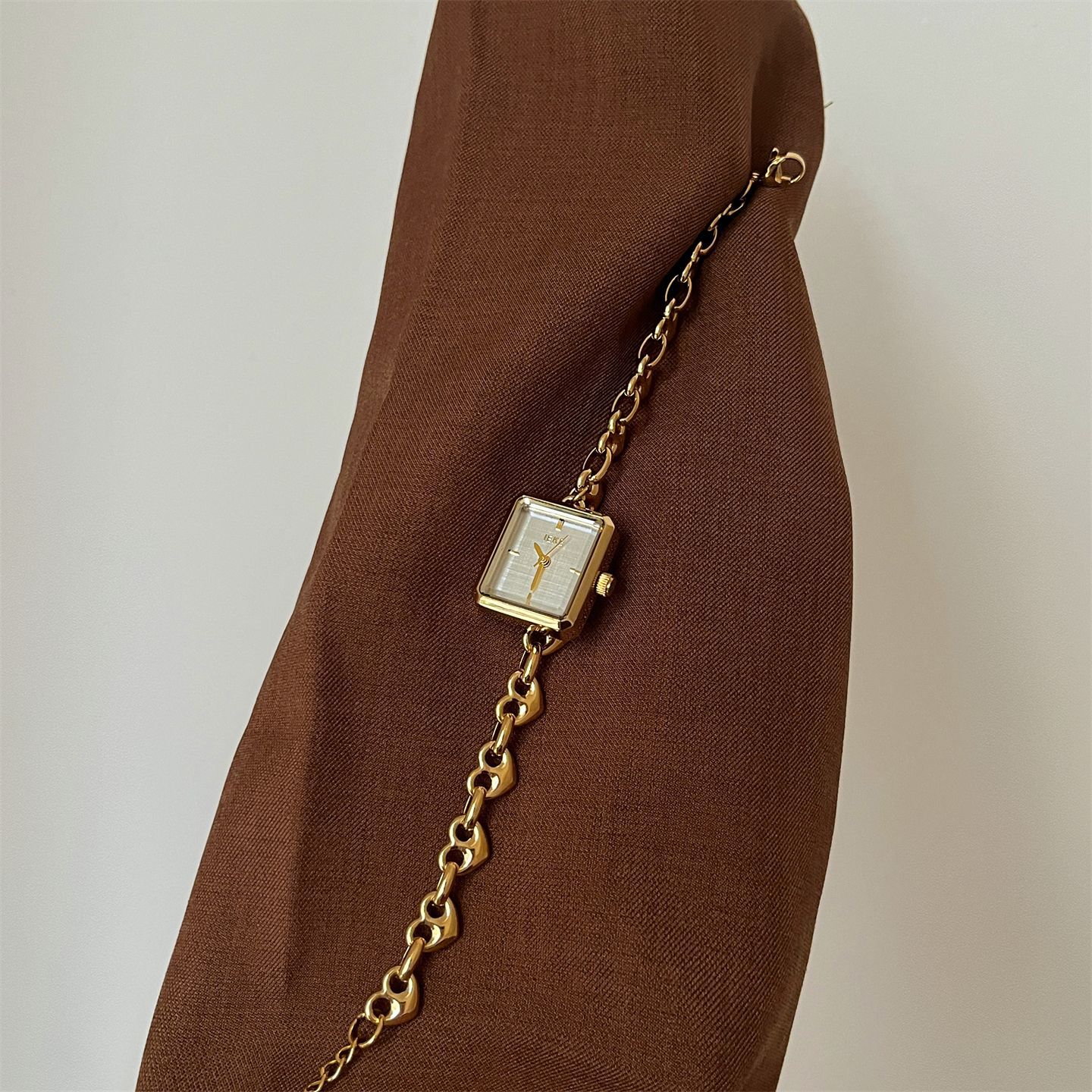 Fashionable Square Lock Chain Watch