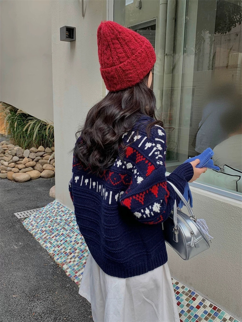 New Style Women's Knitted Sweater