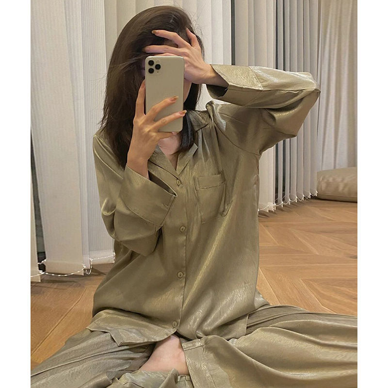Luxurious Women's Pajamas Set