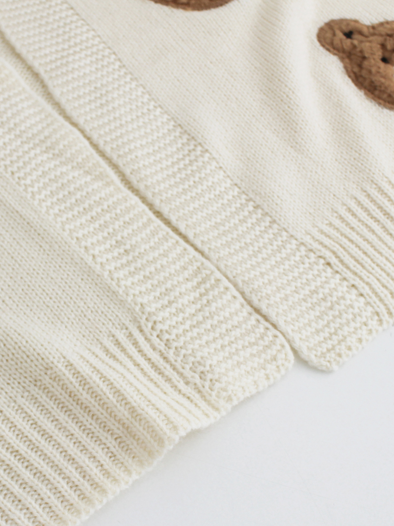 Animal Pattern V-Neck Women's Sweater Origin