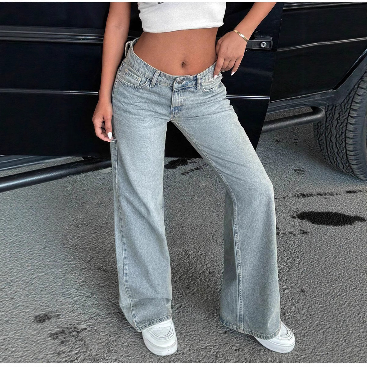 Casava Elastic Straight Leg Jeans