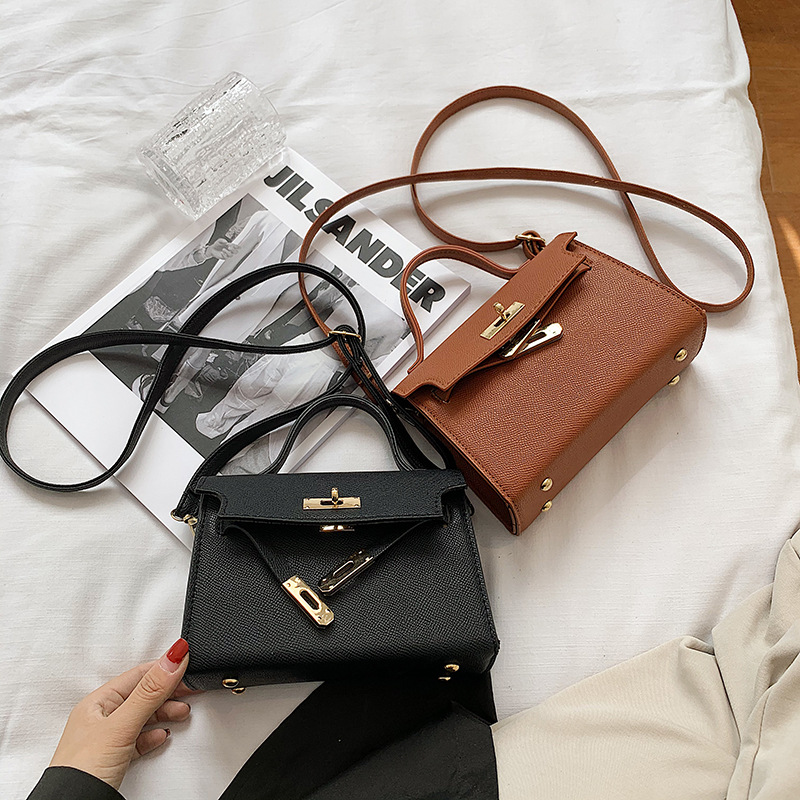 Fashionable Women's Lock Buckle Shoulder Bag
