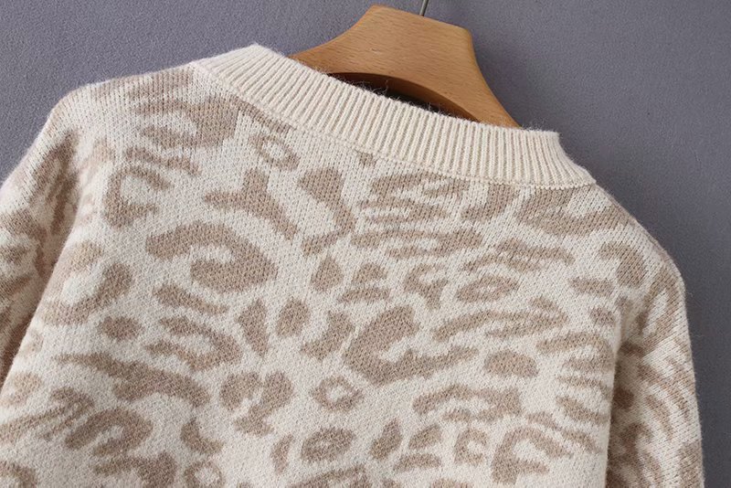 Leopard Print Lantern Sleeve Knitted Sweater