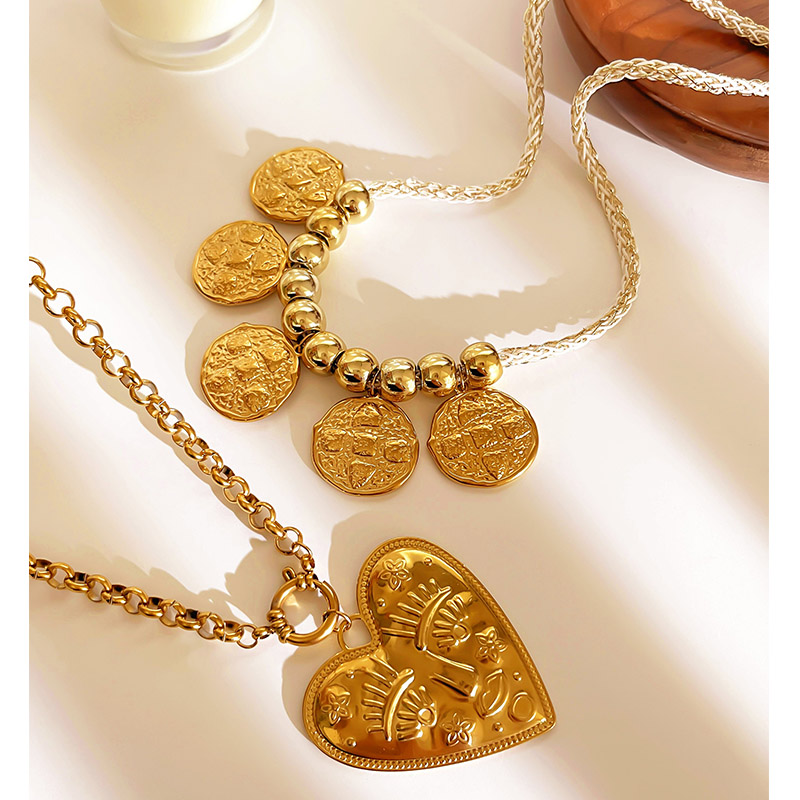 Casava Golden Heart Aura Necklace