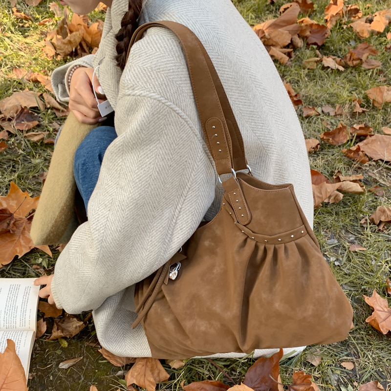 Casava Capacity Single Shoulder Handbag