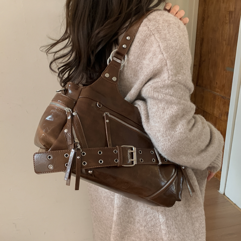 Large Capacity Rivet Motorcycle Bag