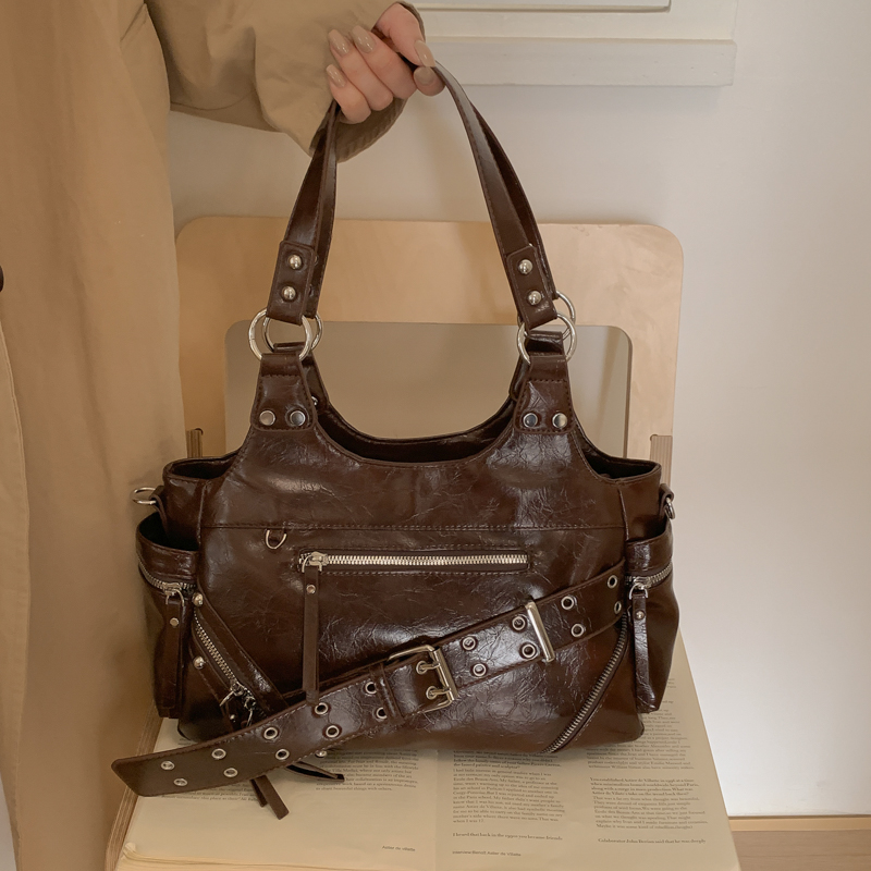Large Capacity Rivet Motorcycle Bag