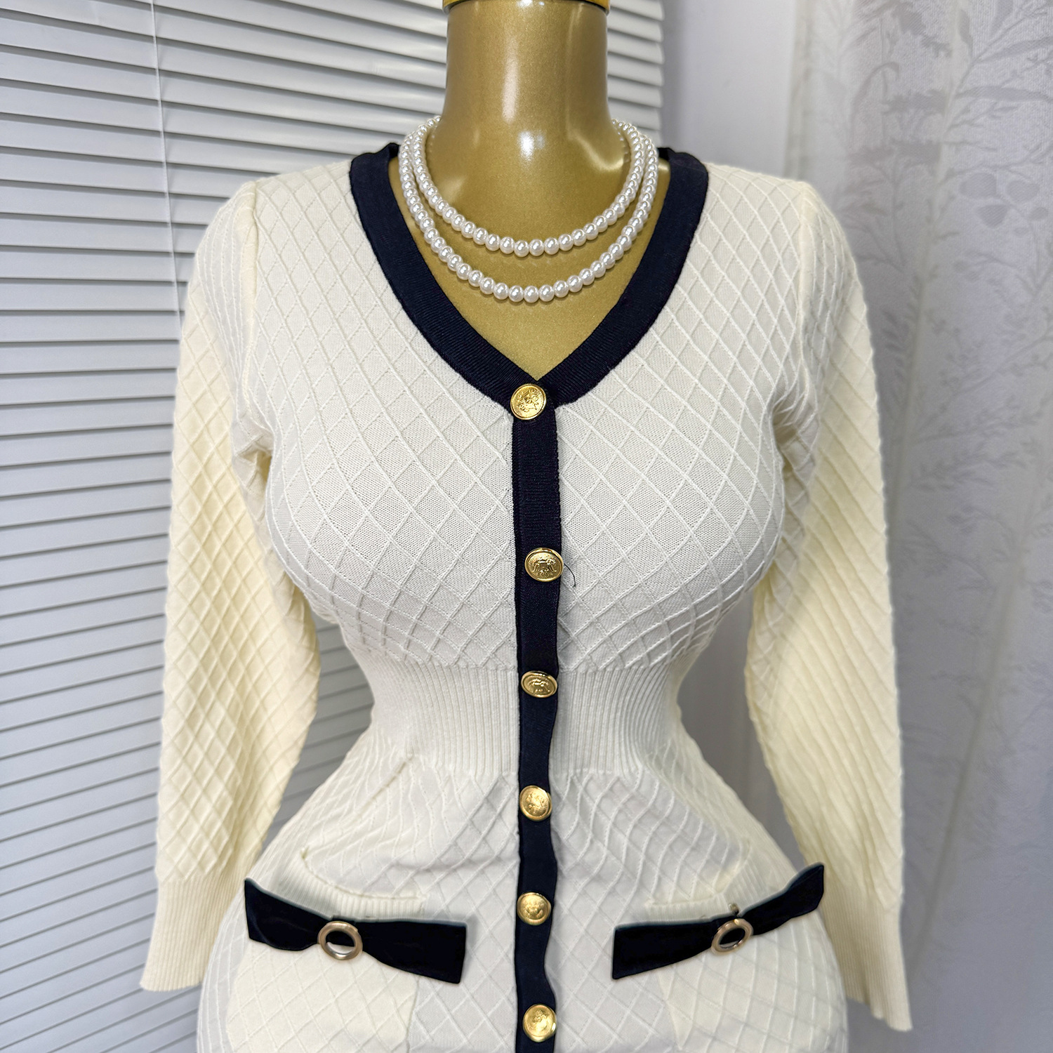 Casava Elegance Bow Knit Dress