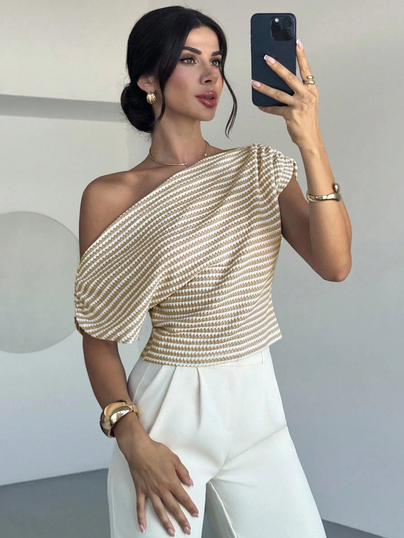 Elegant Stripe Knitwear Short Sleeve T-Shirt For Women In Knitted Polyester Fabric