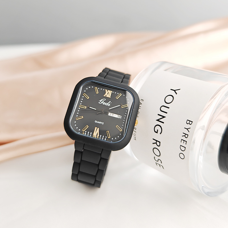 Women’s Quartz Watch With Alloy Strap