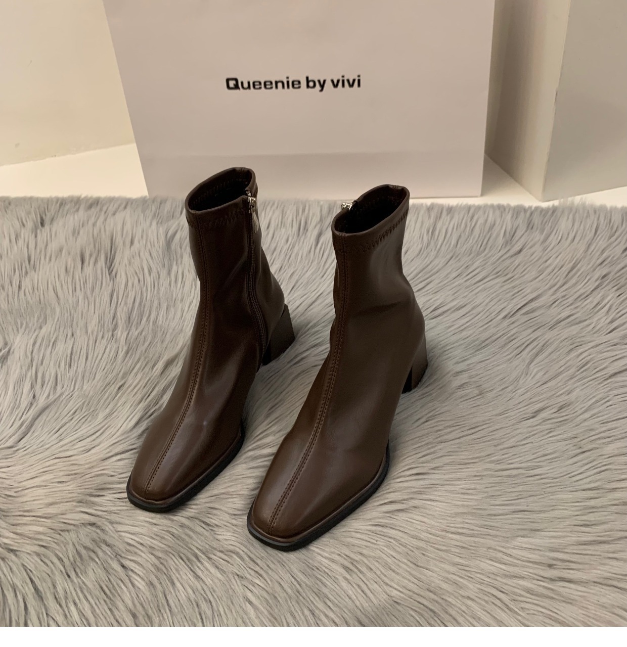 Casava ParisSquare Mid-Heel Ankle Boots