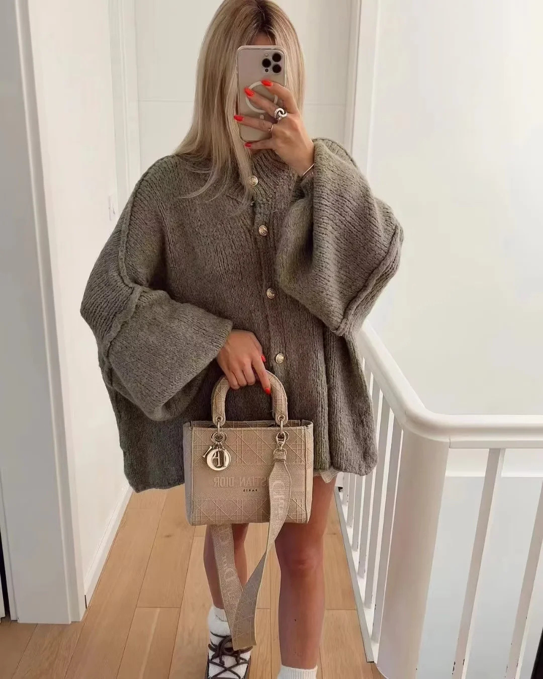 Long Sleeve Button Sweaters & Cardigan