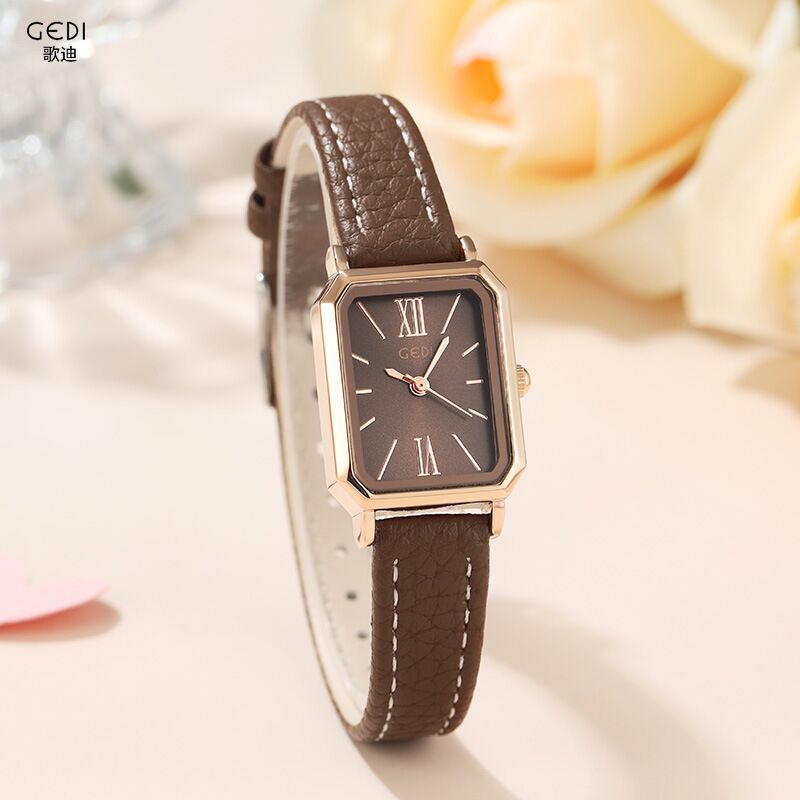 Elegant Geometric Buckle Quartz Watch