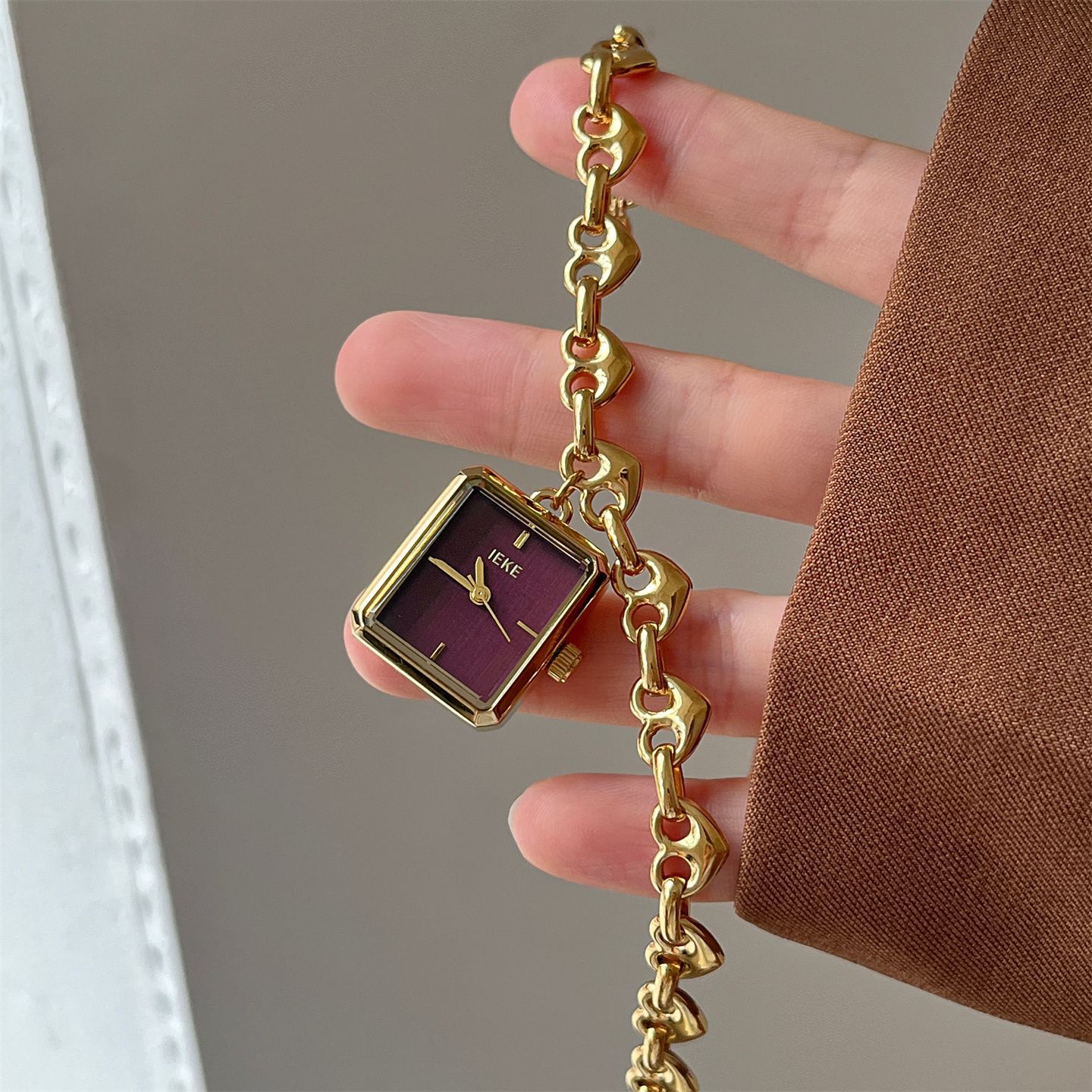 Fashionable Square Lock Chain Watch
