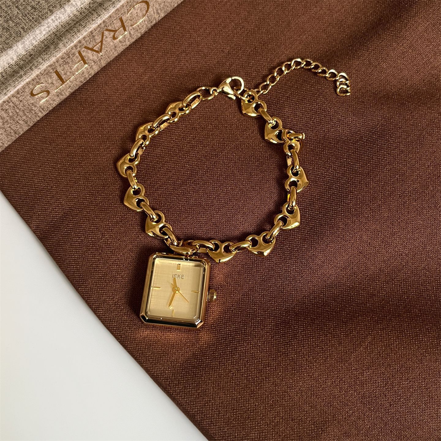 Fashionable Square Lock Chain Watch