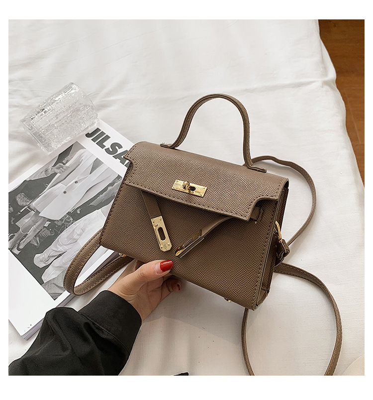 Fashionable Women's Lock Buckle Shoulder Bag