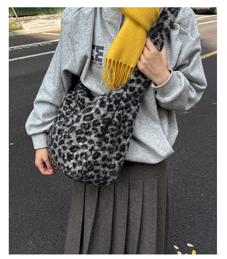 Casava Women's Tote Bag