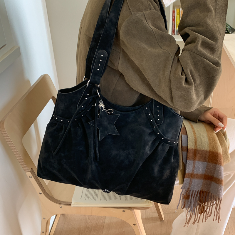 Casava Capacity Single Shoulder Handbag