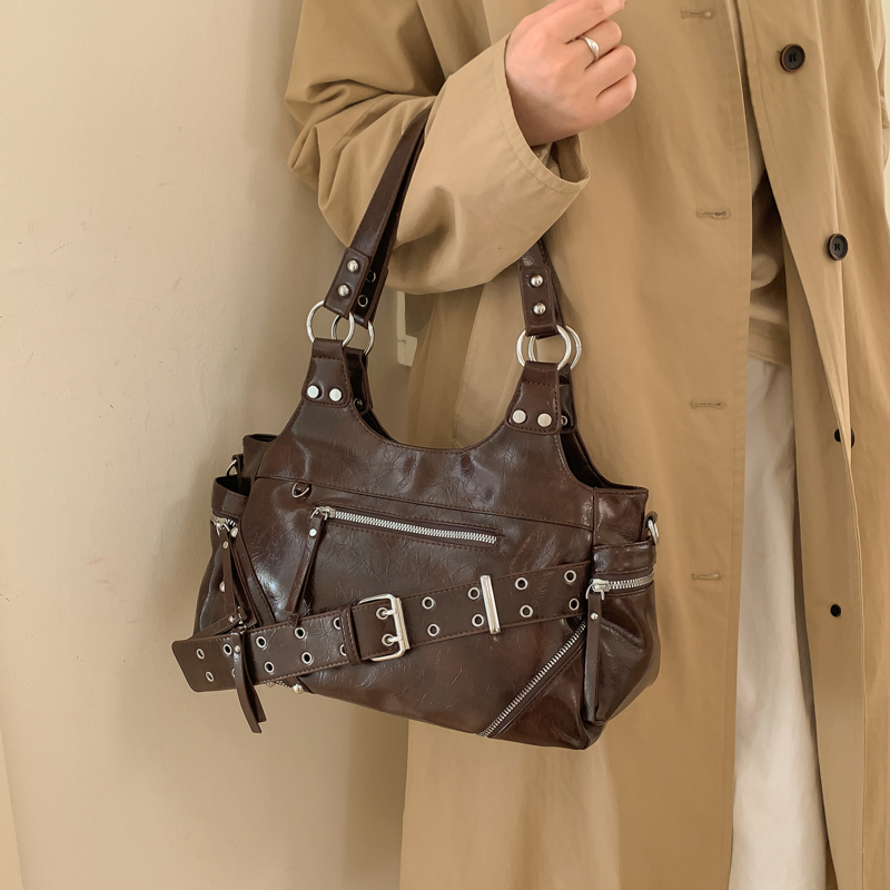 Large Capacity Rivet Motorcycle Bag