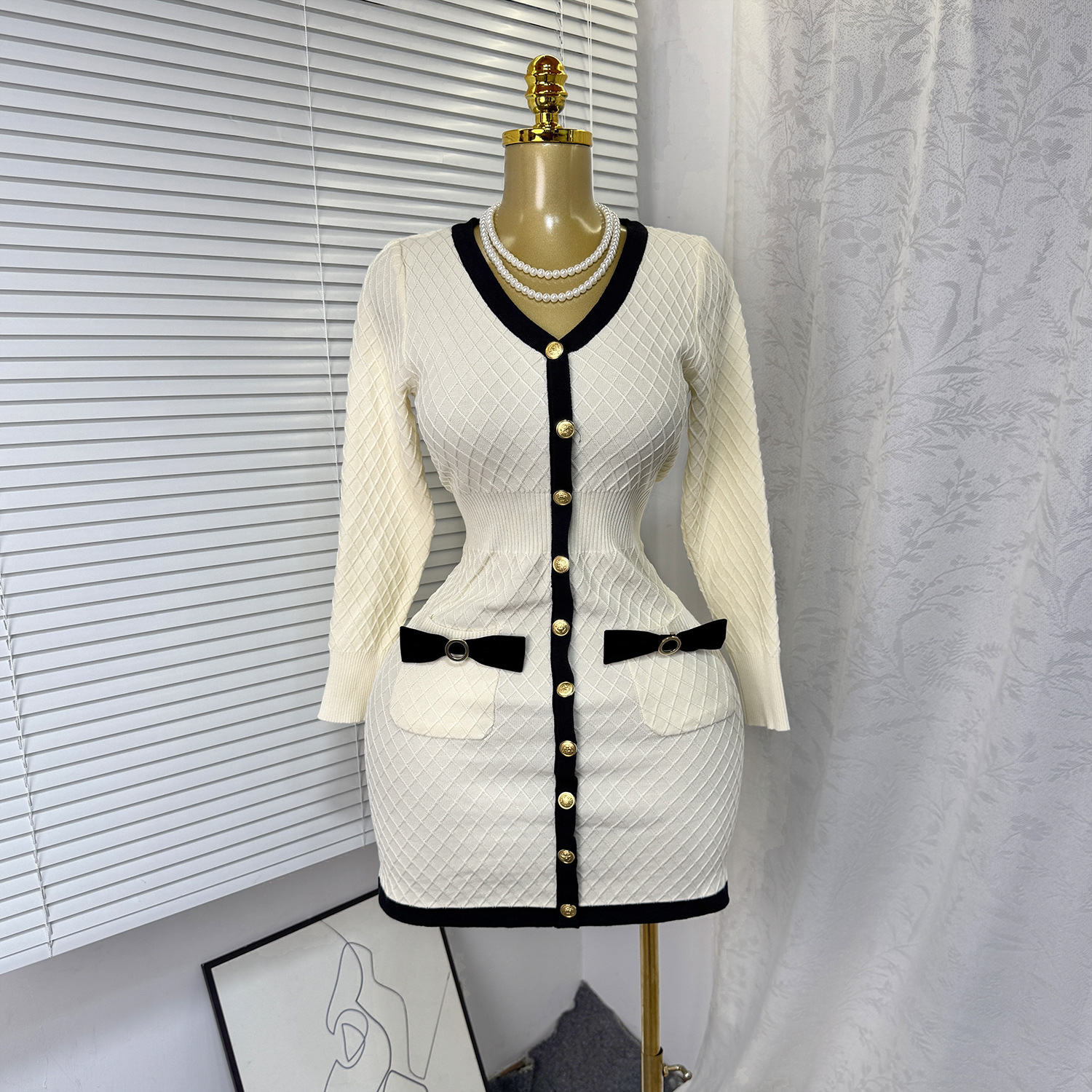 Casava Elegance Bow Knit Dress