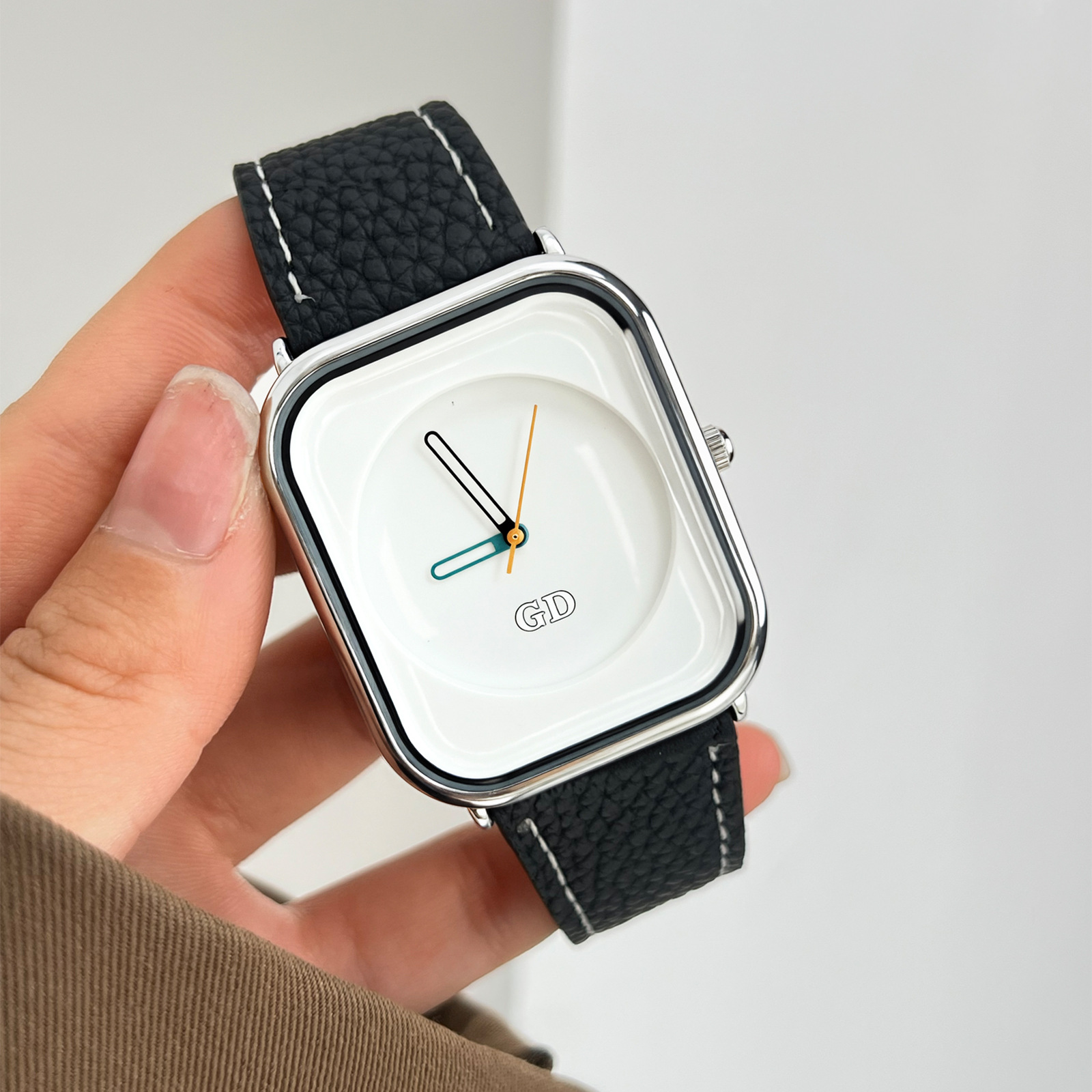 Quartz Watch For Women With Silica Gel Strap