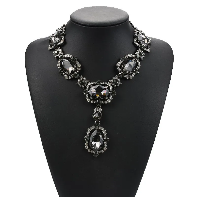 Casava Exaggerated Necklace
