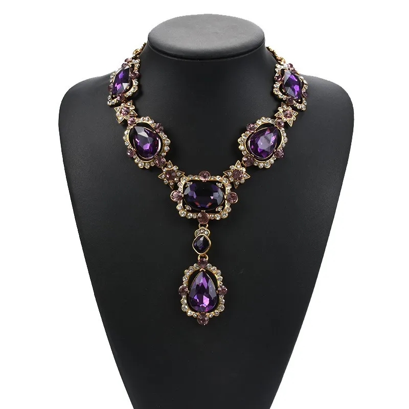 Casava Exaggerated Necklace